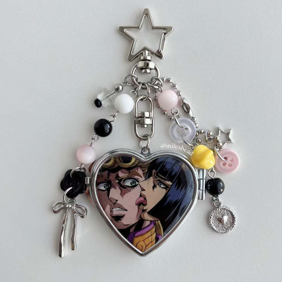 JoJo’s Mirror Keychain Collection